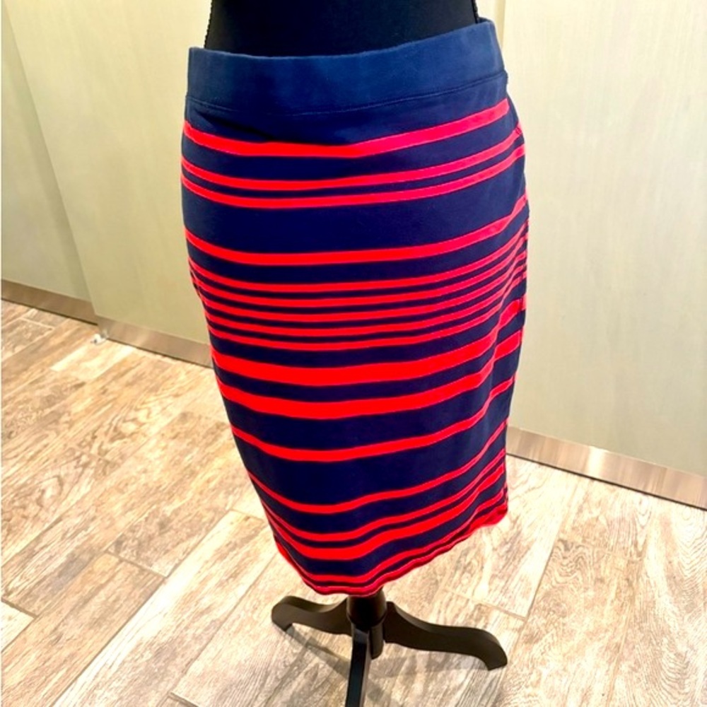 Old Navy BodyCon pencil skirt size L, Navy Blue and Red